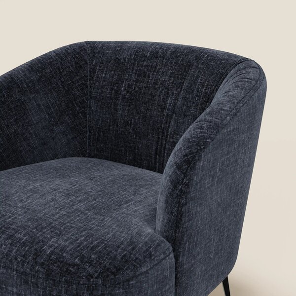 Renoa Poltroncina dall'eleganza moderna in tessuto smacchiabile T24 bl