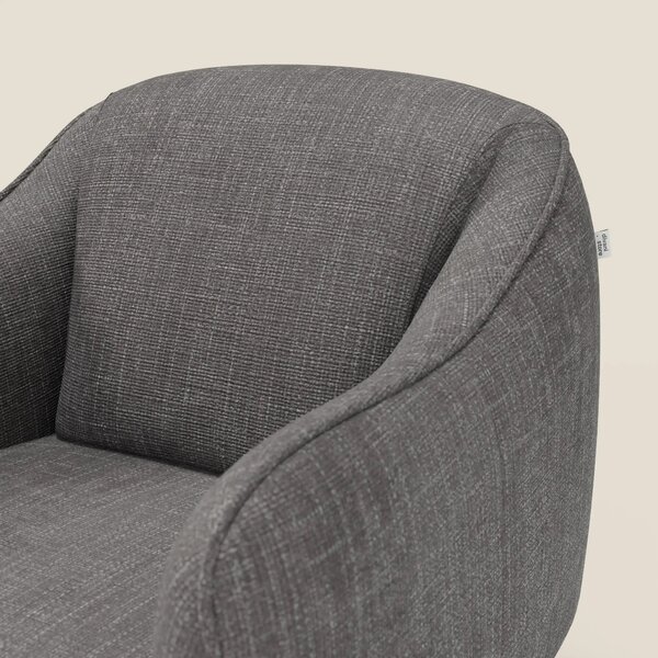 Avela Poltroncina dal comfort senza tempo in morbido tessuto impermeab