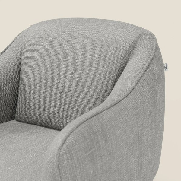Avela Poltroncina dal comfort senza tempo in morbido tessuto impermeab