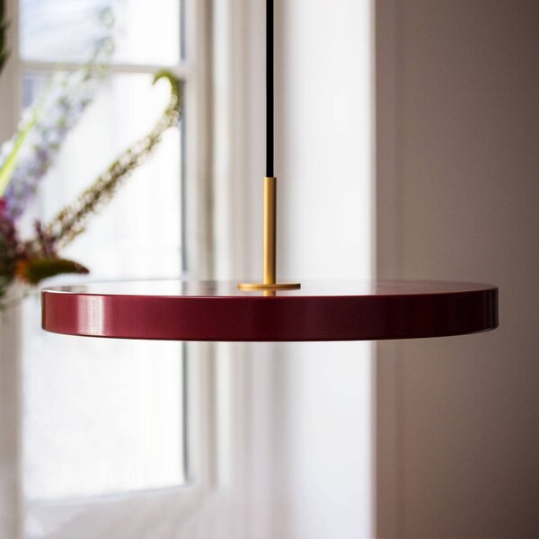 UMAGE Asteria medium LED sospensione ottone rosso medium, dimmerabile, Rosso, Soggiorno / Sala da pranzo, Alluminio, Design