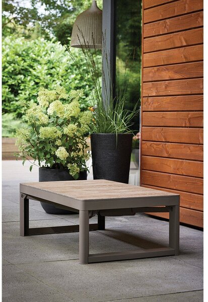 Tavolino da giardino con effetto noce 71,5x116 cm Lyon – Keter