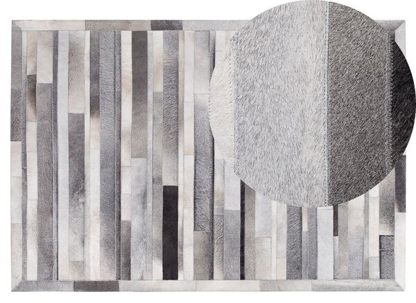 Tappeto in pelle grigio chiaro 140 x 200 cm moderno motivo patchwork realizzato a mano Beliani