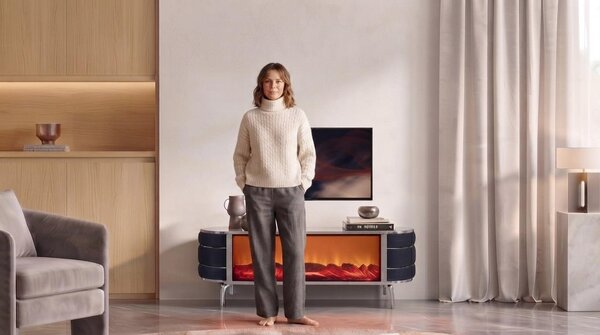 Mobile TV a basso con camino elettrico, design moderno, colori argento e nero, stile lussuoso