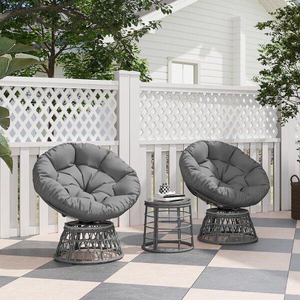 Outsunny Set da giardino 3 pezzi con 2 poltrone papasan girevoli e 1 tavolino basso rotondo in poliestere rattan PE