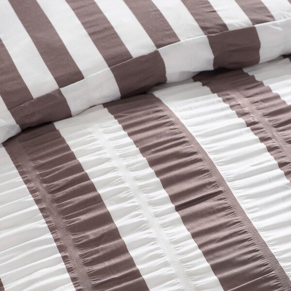Set copripiumino e federa marrone scuro per letto matrimoniale 200x200 cm Seersucker Frill Stripe – Catherine Lansfield