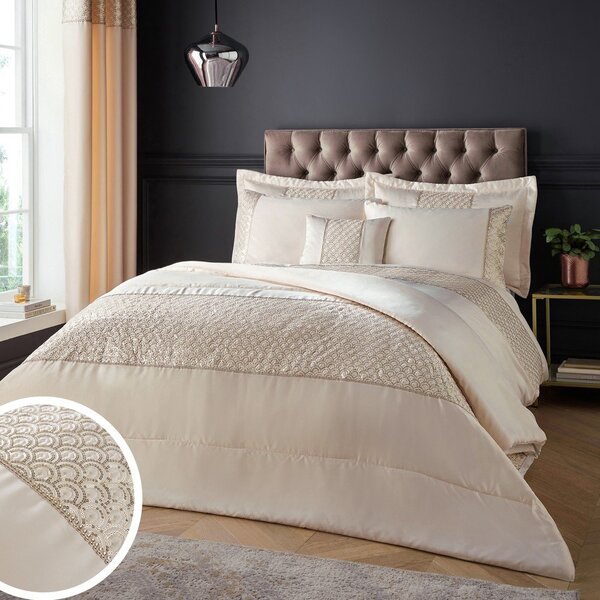 Set copripiumino e federa beige in microsatinato per letto matrimoniale e per letto esteso 230x220 cm Deco Sequin – Catherine Lansfield