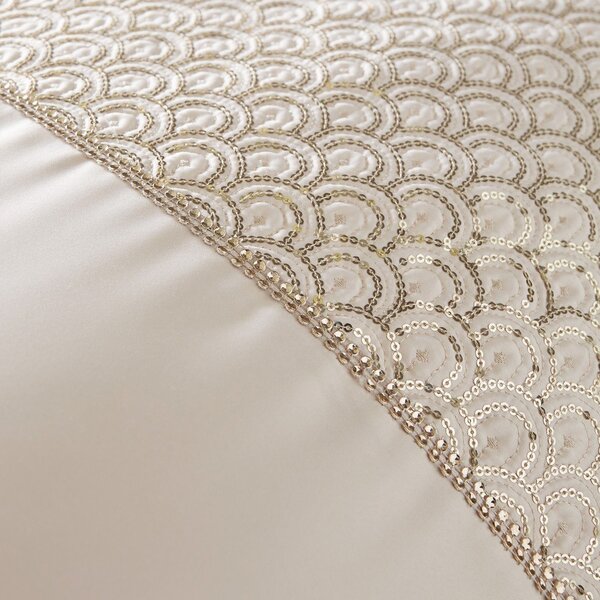 Set copripiumino e federa beige in microsatinato per letto matrimoniale e per letto esteso 230x220 cm Deco Sequin – Catherine Lansfield