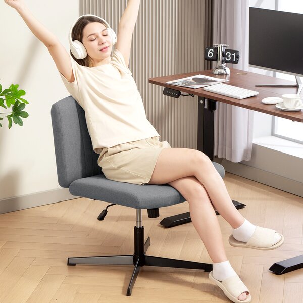 HOMCOM Sedia da Ufficio senza Braccioli Sedia da Scrivania Basculante con Gambe Incrociate Sedile Largo e Altezza Regolabile Grigio | Aosom Italy