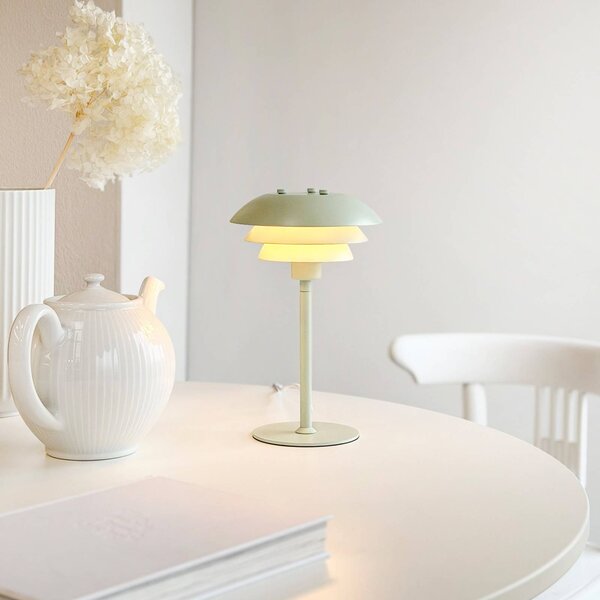 Dyberg Larsen Lampada da tavolo SIXTEEN, Verde, Soggiorno / Sala da pranzo, Metallo, Scandinavo, Lampada da tavolo