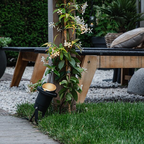 Faretto da giardino a picchetto nero con cavo e spina IP65 - DONE