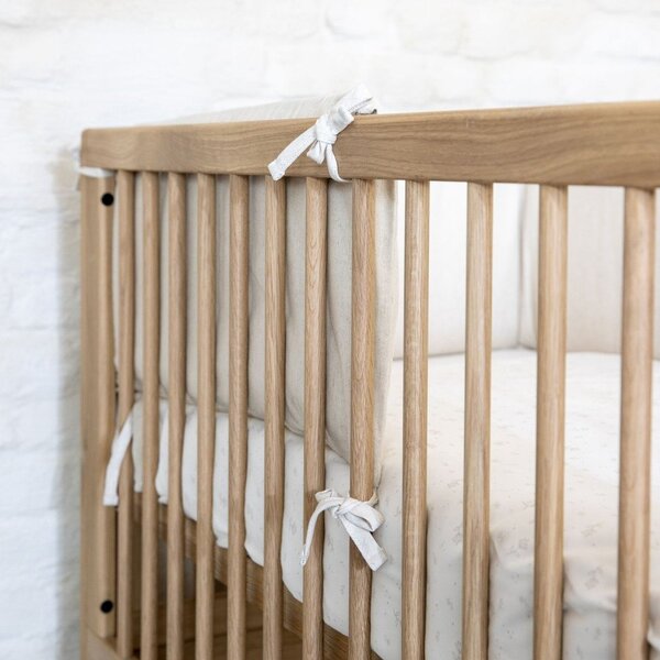 Lettino di colore naturale in rovere massiccio con altezza regolabile 60x120 cm Forrest – Vipack