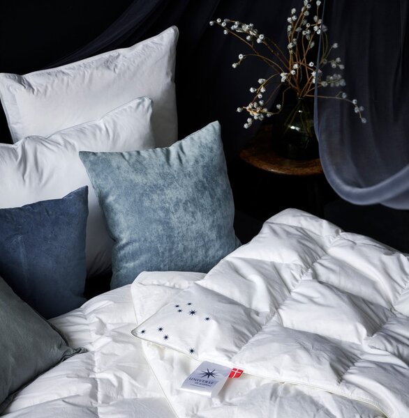 Piumino estivo con imbottitura in piuma 140x220 cm Capella Cool - Universe of Sleeping